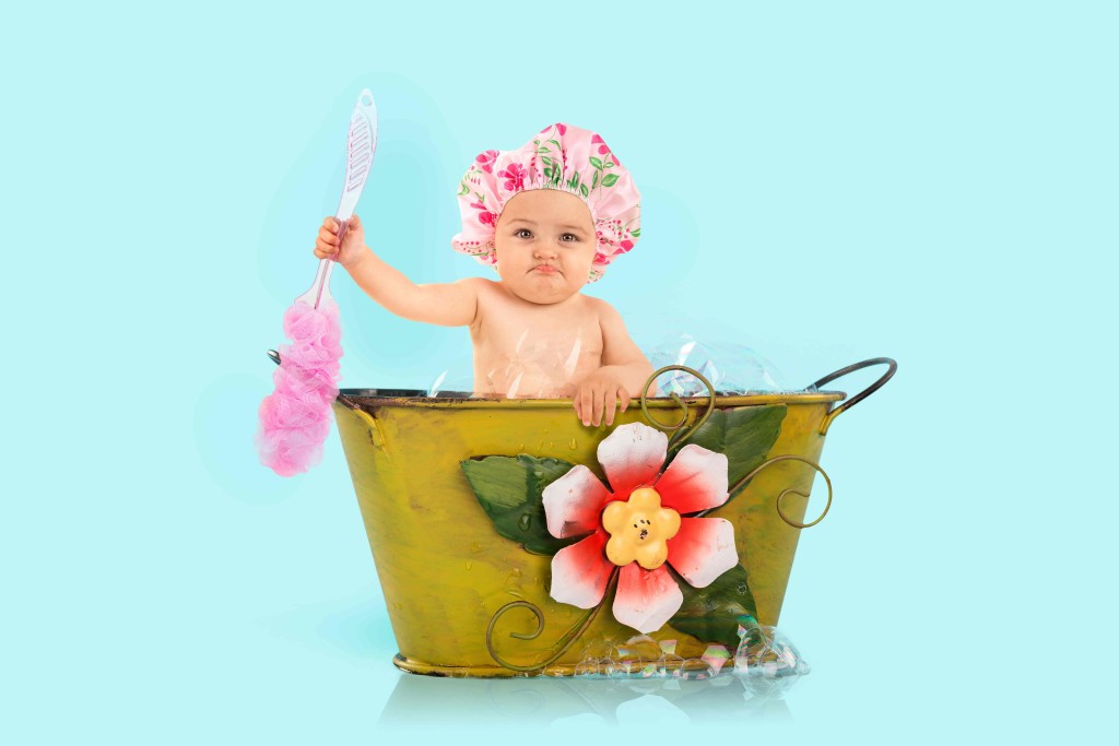 teaching-your-kid-to-take-a-bath-baby-bath-moments